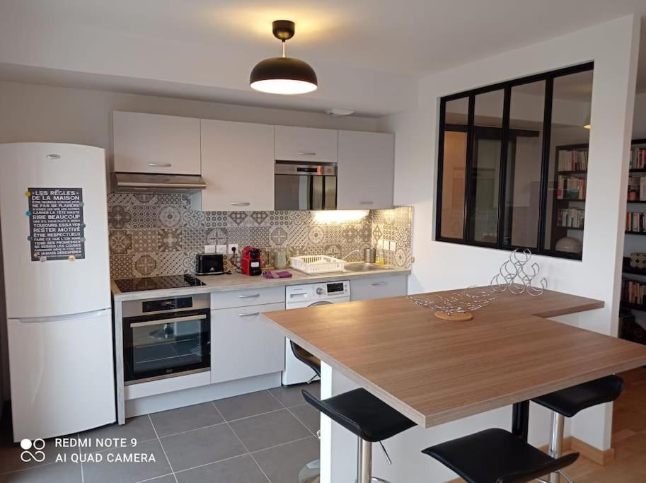 Superbe Appartement Avec Balcon Filant Cenon Εξωτερικό φωτογραφία