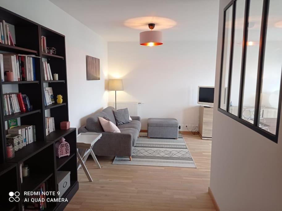 Superbe Appartement Avec Balcon Filant Cenon Εξωτερικό φωτογραφία